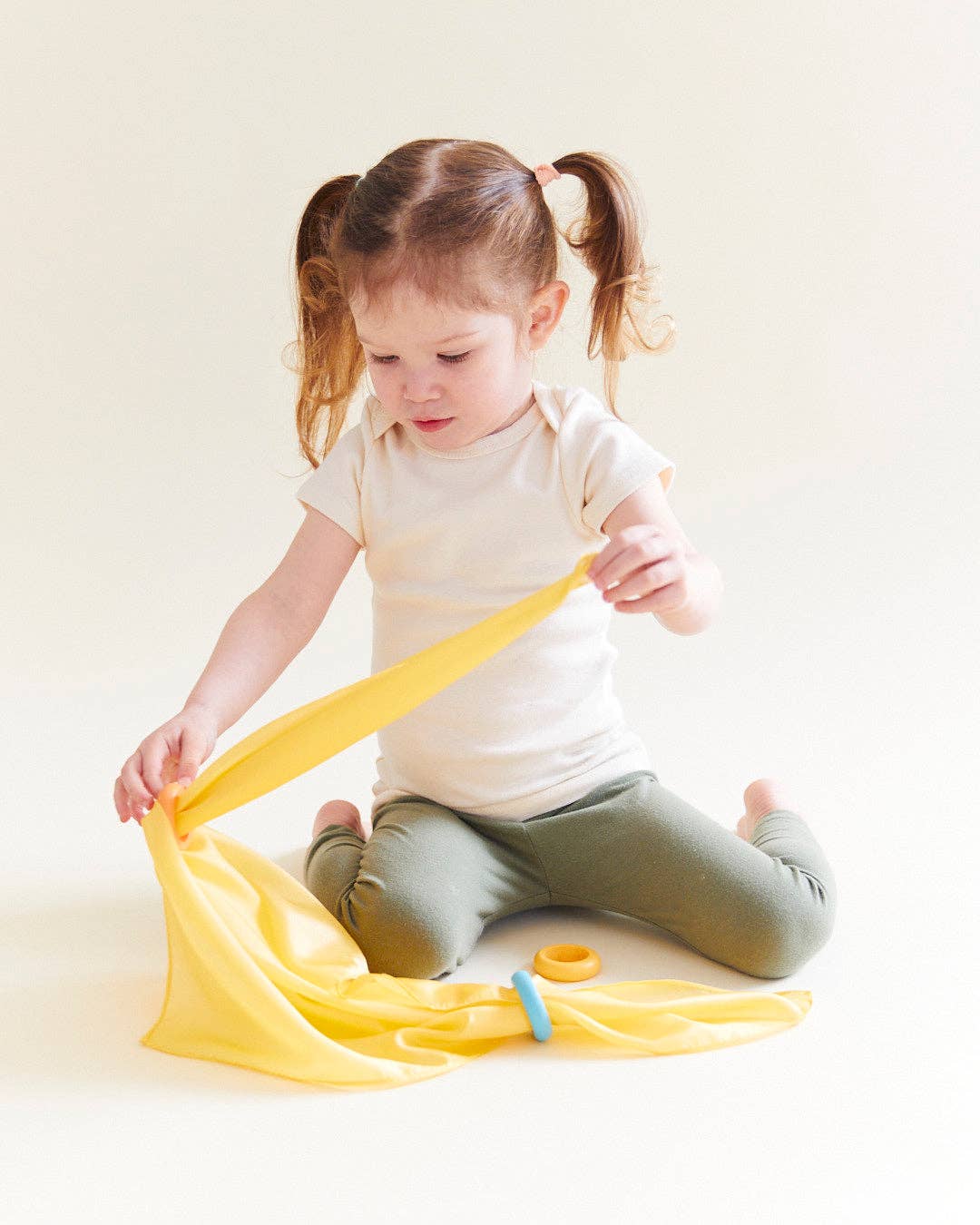 Sarahs Silk Mini Playsilks - Pretend Play 100% Natural Silk Waldorf Toys: Emerald - - MamaMilla