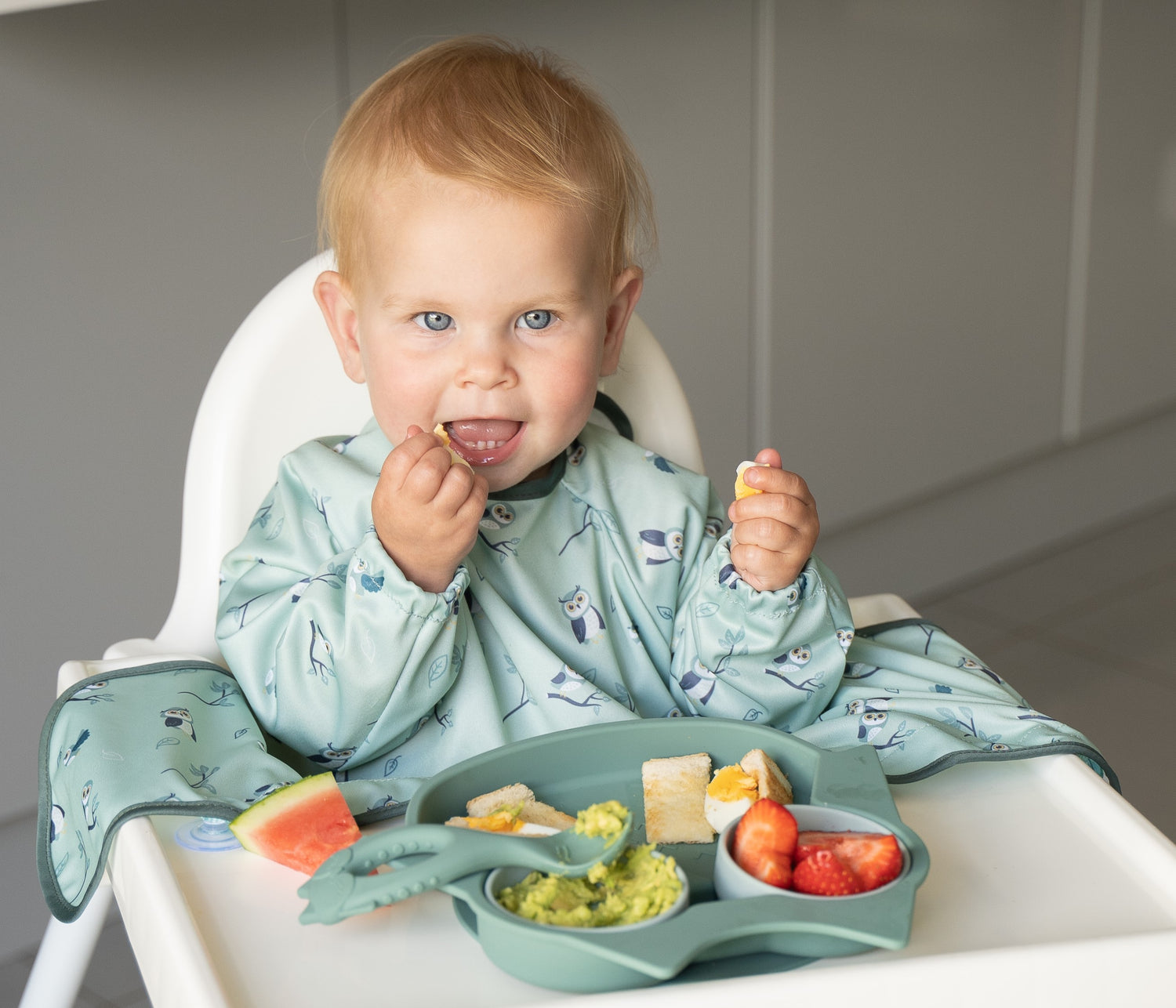 Tidy Tot Hagesmæk med Lange Ærmer til Bakke - Grøn Ugle - Hagesmæk med ærmer - MamaMilla